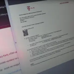 Instrukcja instalacji karty eSIM T-Mobile. Skanuj kod QR lub wpisz dane serwera, by aktywować kartę eSIM.