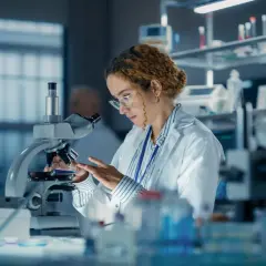 Zarobki monitora badań klinicznych (CRA) w Polsce: Ile zarobisz?