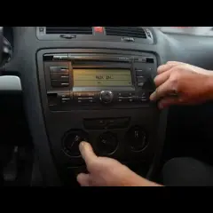 Jak połączyć telefon z radiem? Bluetooth, AUX, FM pełny przewodnik