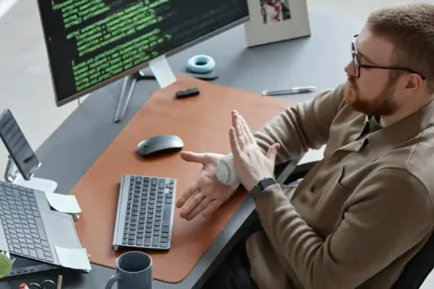 Klawiatura bezprzewodowa: Jak wybrać idealną? Poradnik eksperta