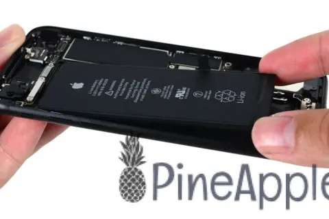 iPhone 11: Wymiana baterii cena od 200 zł. Czy to się opłaca?