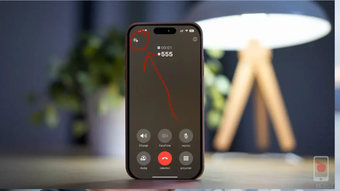 Ikona nagrywania rozmowy na ekranie iPhone'a. Dowiedz się, jak nagrać rozmowę telefoniczną.