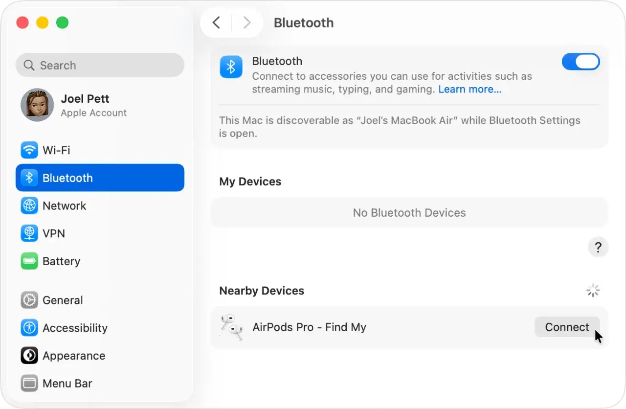 Ustawienia Bluetooth na laptopie. Widzisz listę pobliskich urządzeń, w tym AirPods Pro. Kliknij