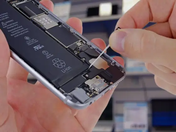 Ile kosztuje wymiana baterii w iPhonie? Sprawdź realne widełki