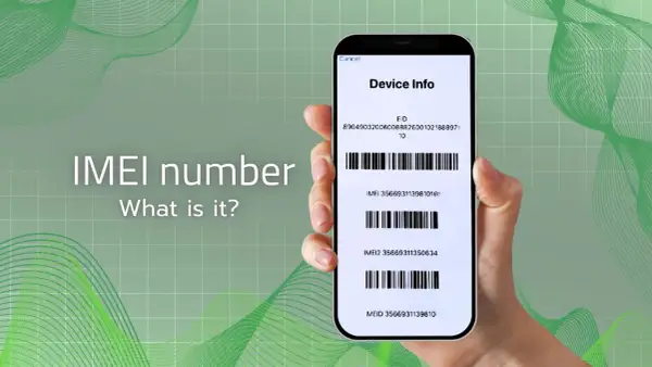 Dłoń trzyma smartfon z ekranem "Device Info", gdzie widoczny jest numer IMEI telefonu.