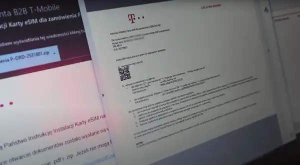 Instrukcja instalacji karty eSIM T-Mobile. Skanuj kod QR lub wpisz dane serwera, by aktywować kartę eSIM.